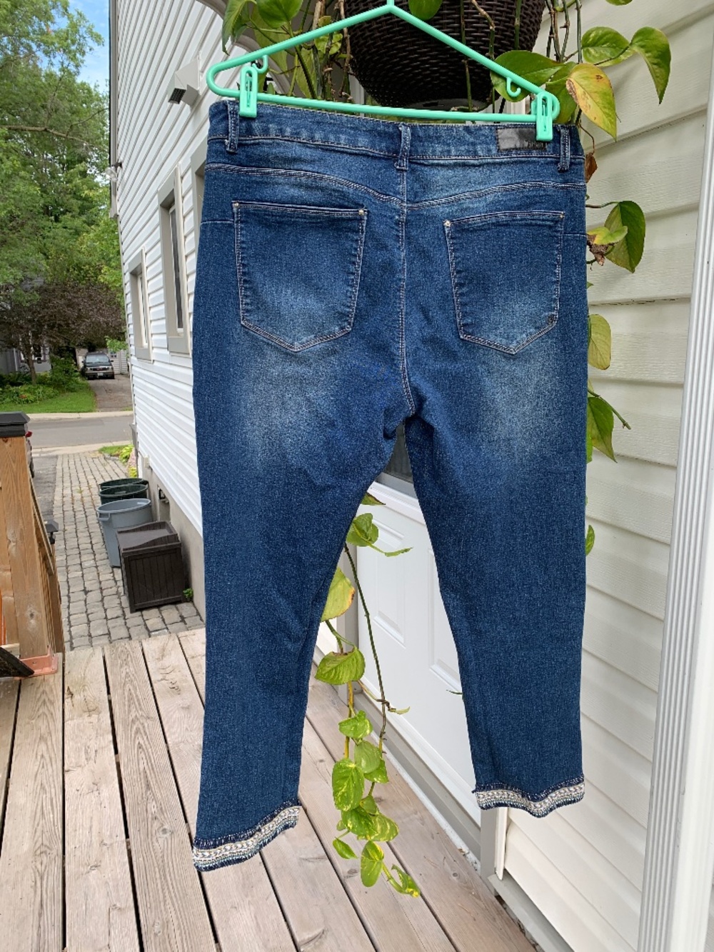 Embellished Capri Jeans, Size 16